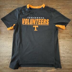 TN Volunteers boys crew neck shirt Size: 5/6